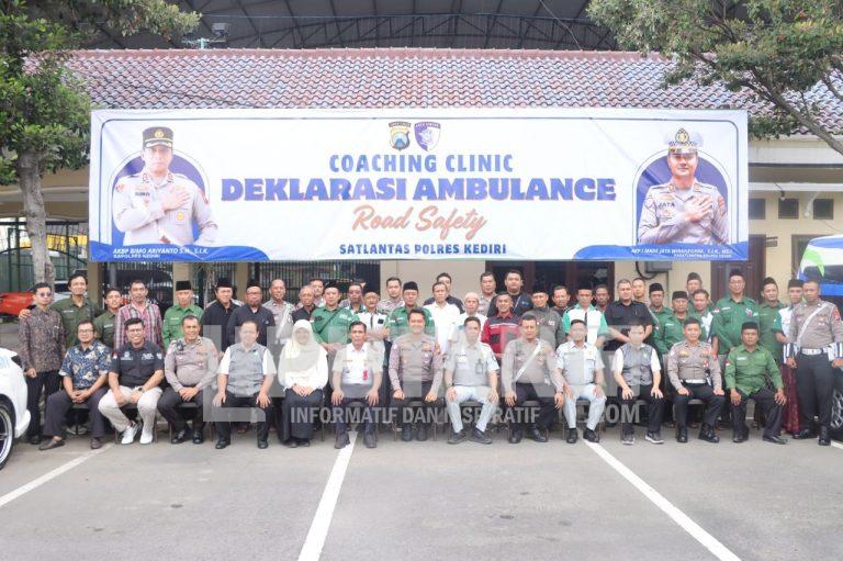 Puluhan Pengemudi Mobil Ambulans di Kediri Deklarasi Keselamatan Berlalulintas IMG 20250529 WA0035