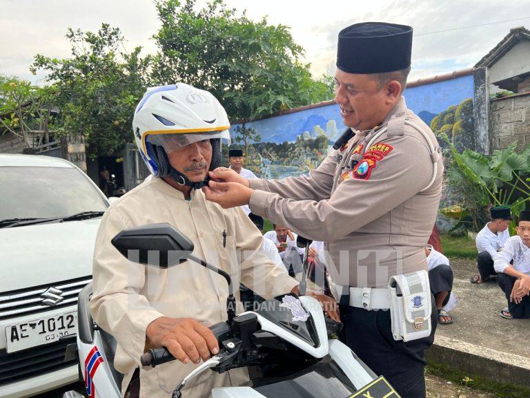 Satlantas Polres Kediri Ajak Santri Jadi Pelopor Keselamatan Berlalulintas 1000335210