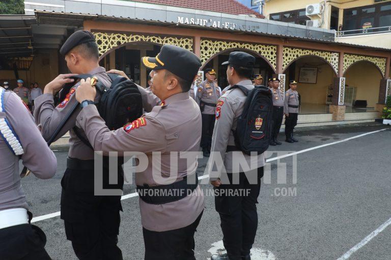 Kapolres Tanjung Perak Pimpin Apel Polisi RW, Ini Tujuannya IMG 20250611 WA0018