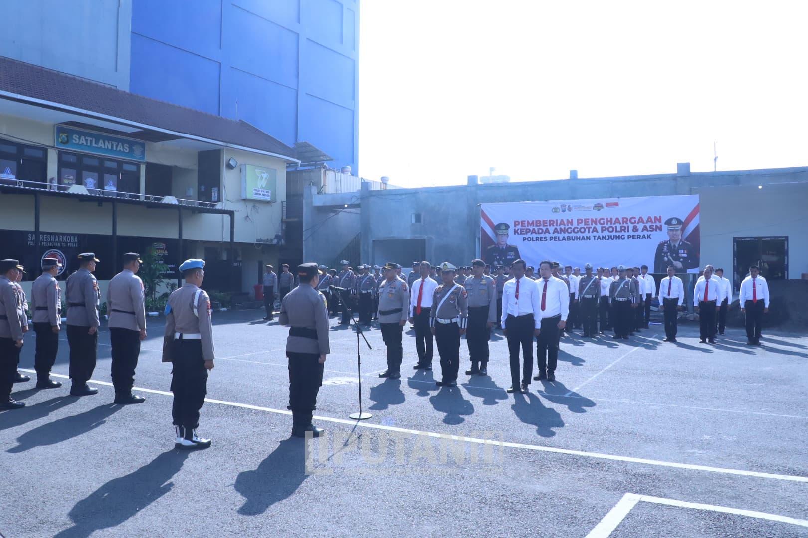 Anggota Polres Tanjung Perak diganjar Penghargaan, Berprestasi 1 IMG 20250617 WA0048