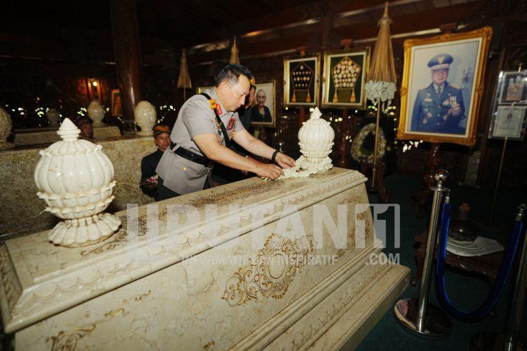 Hari Bhayangkara ke-79, Kapolri Ziarah ke Makam Presiden RI ke-2 Soeharto IMG 20250624 WA0060