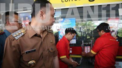 Lahan Parkir Disegel, Pengunjung Minimarket di Surabaya Hanya Transit a 68492cd3424a4