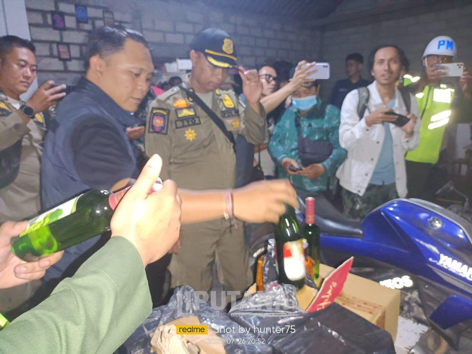 Razia Warkop Karaoke, Satpol PP Tulungagung Sita Puluhan Botol Miras 2 IMG 20250727 WA0025