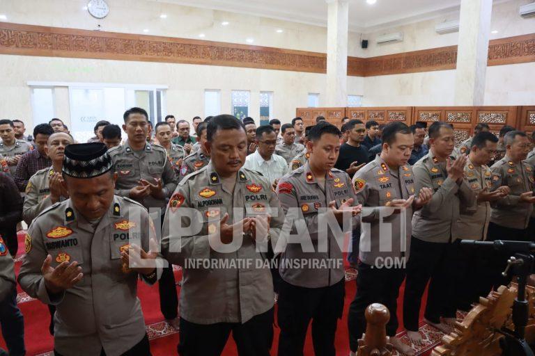 Polres Tulungagung Gelar Salat Gaib Doakan Almarhum Driver Ojek Daring Affan IMG 20250830 WA0059