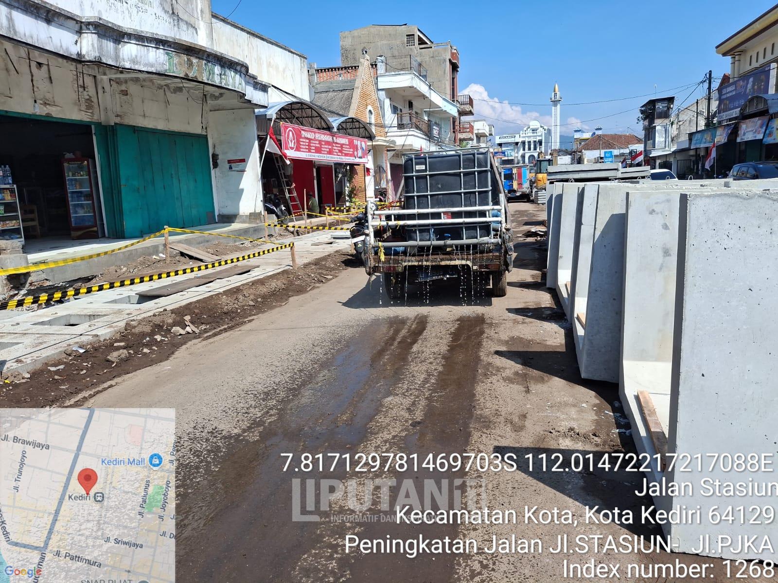 Dinas PUPR Kota Kediri Lakukan Peningkatan Jalan, Rehabilitasi Drainase dan Trotoar Di Jalan Stasiun 2 IMG 20250902 WA0027