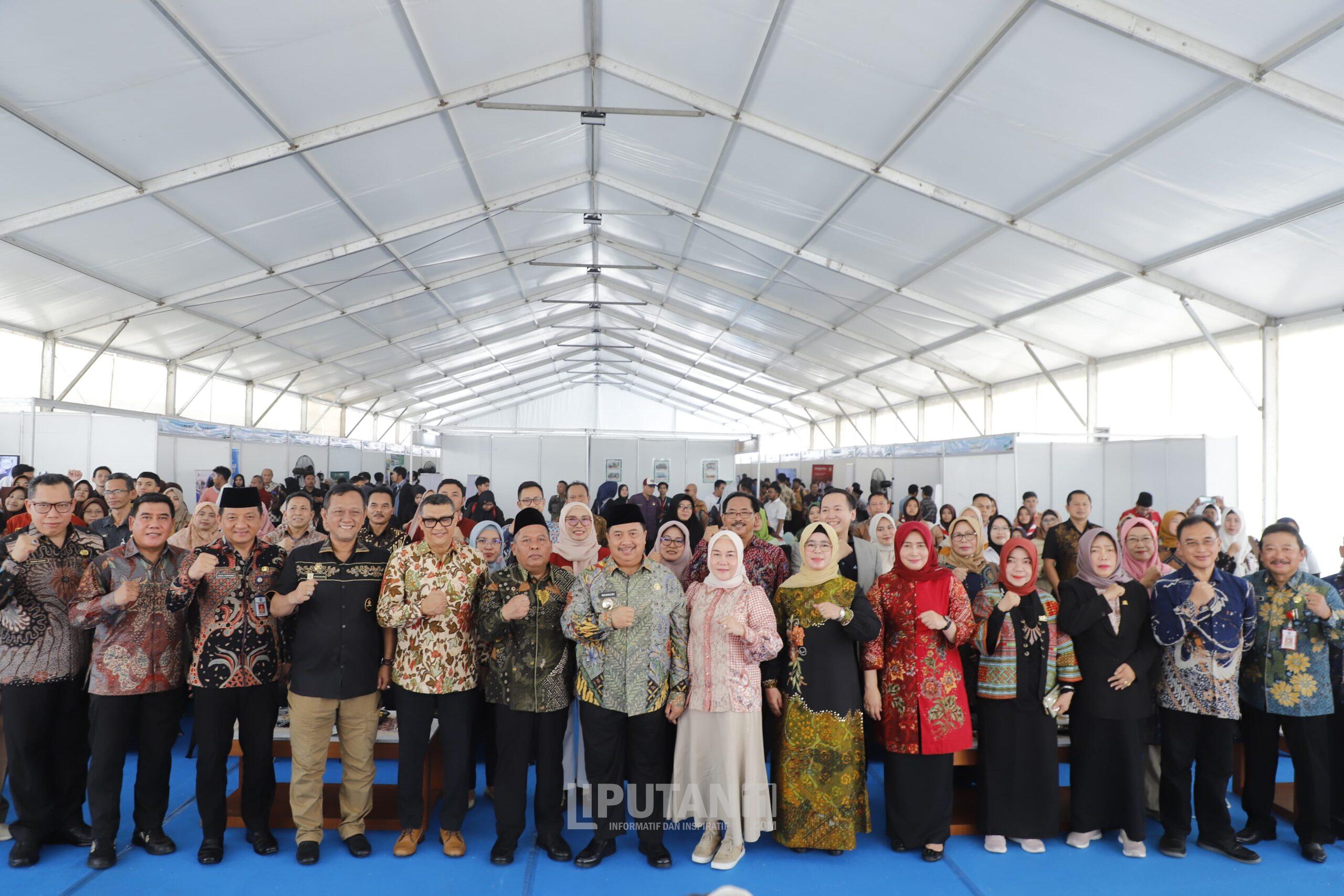 Ribuan Peluang Karier Terbuka di Job Fair Jombang 2025, Langkah Nyata Tekan Pengangguran 1 IMG 20251024 WA0054 scaled