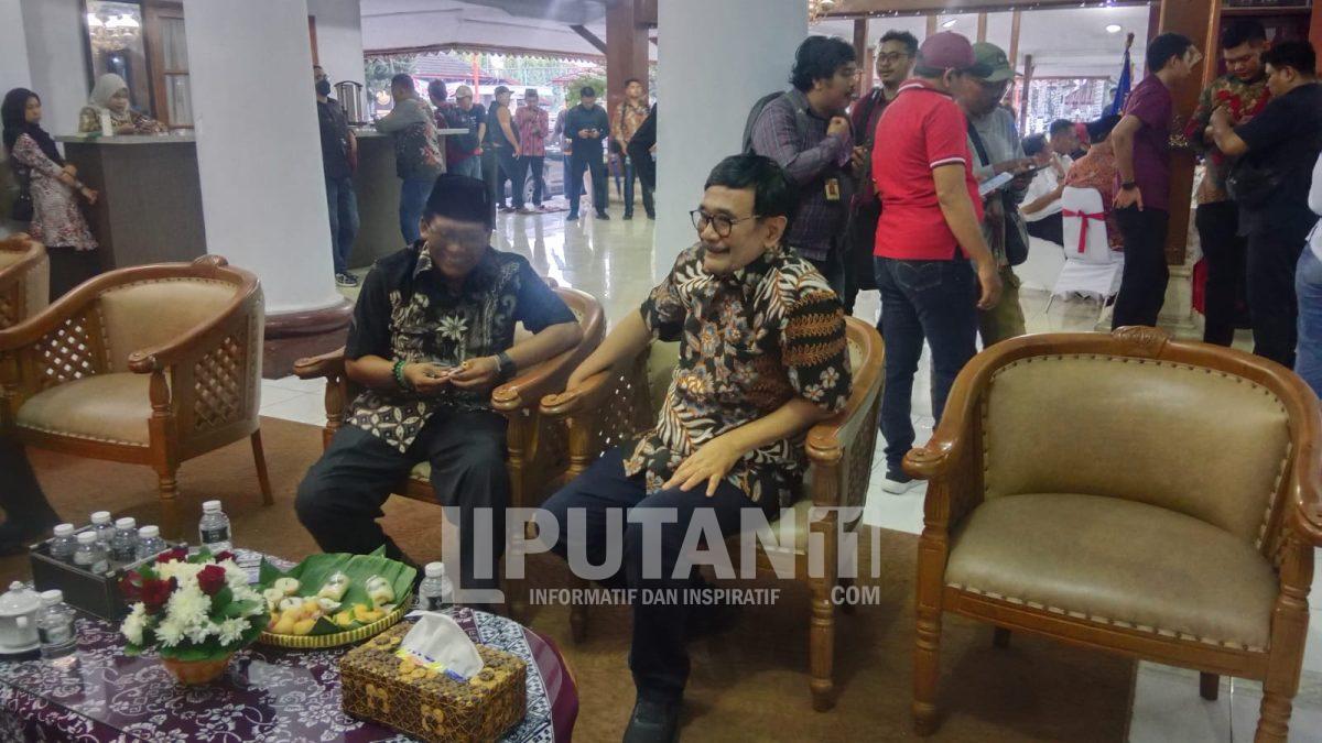 Ketua DPRD Kabupaten Blitar Supriadi Sambut Kehadiran Megawati Soekarnoputri di Pendopo RHN Kota Blitar 1 4c1e377b 3984 4b0a 90c2 939b0a3982e4