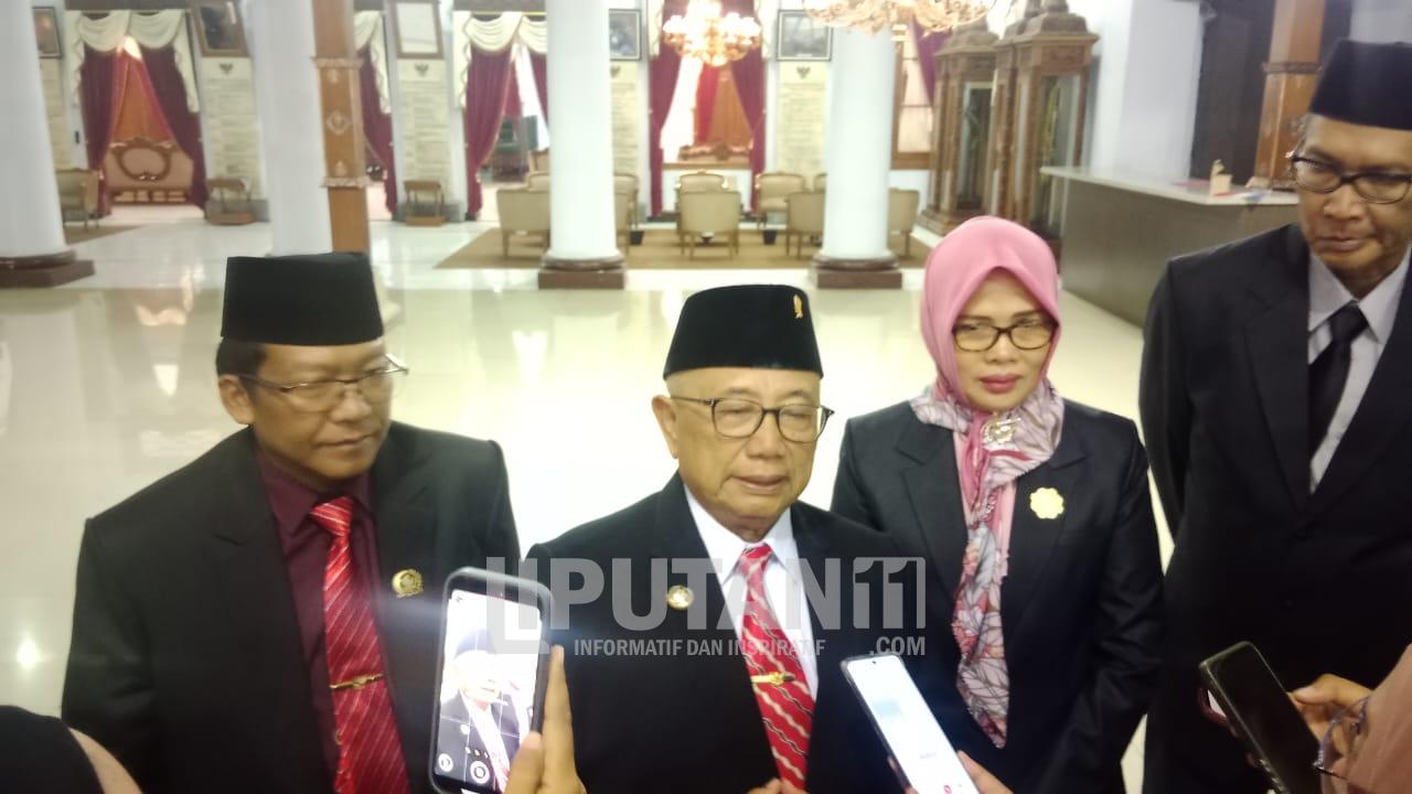 Ketua DPRD Kabupaten Blitar Hadiri Pelantikan 8 Pejabat Pimpinan Tinggi Pratama di Lingkungan Pemkab Blitar 1 Gambar WhatsApp 2025 11 13 pukul 21.56.22 020708f9