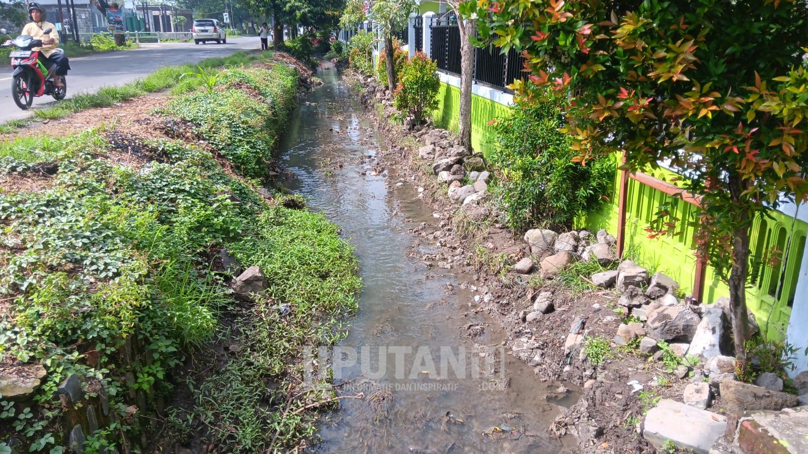 Setelah Disorot Publik, Pembangunan TPT SMPN 1 Mojowarno Dihentikan Tanpa Penjelasan 1 IMG 20251107 WA0019