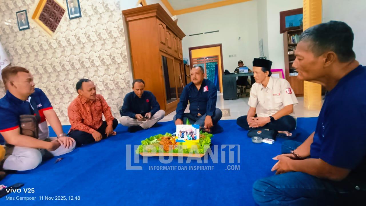Peringati Hari Jadi Ke 5, Media Online Liputan11 Gelar Syukuran Potong Tumpeng 1 IMG 20251111 WA0061