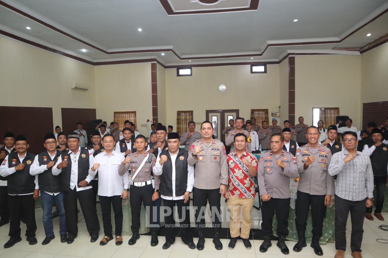 Sinergi Polri dan Pokdar Kamtibmas Jadi Salah Satu Kunci Stabilitas Keamanan di Situbondo 1 IMG 20251113 WA0111