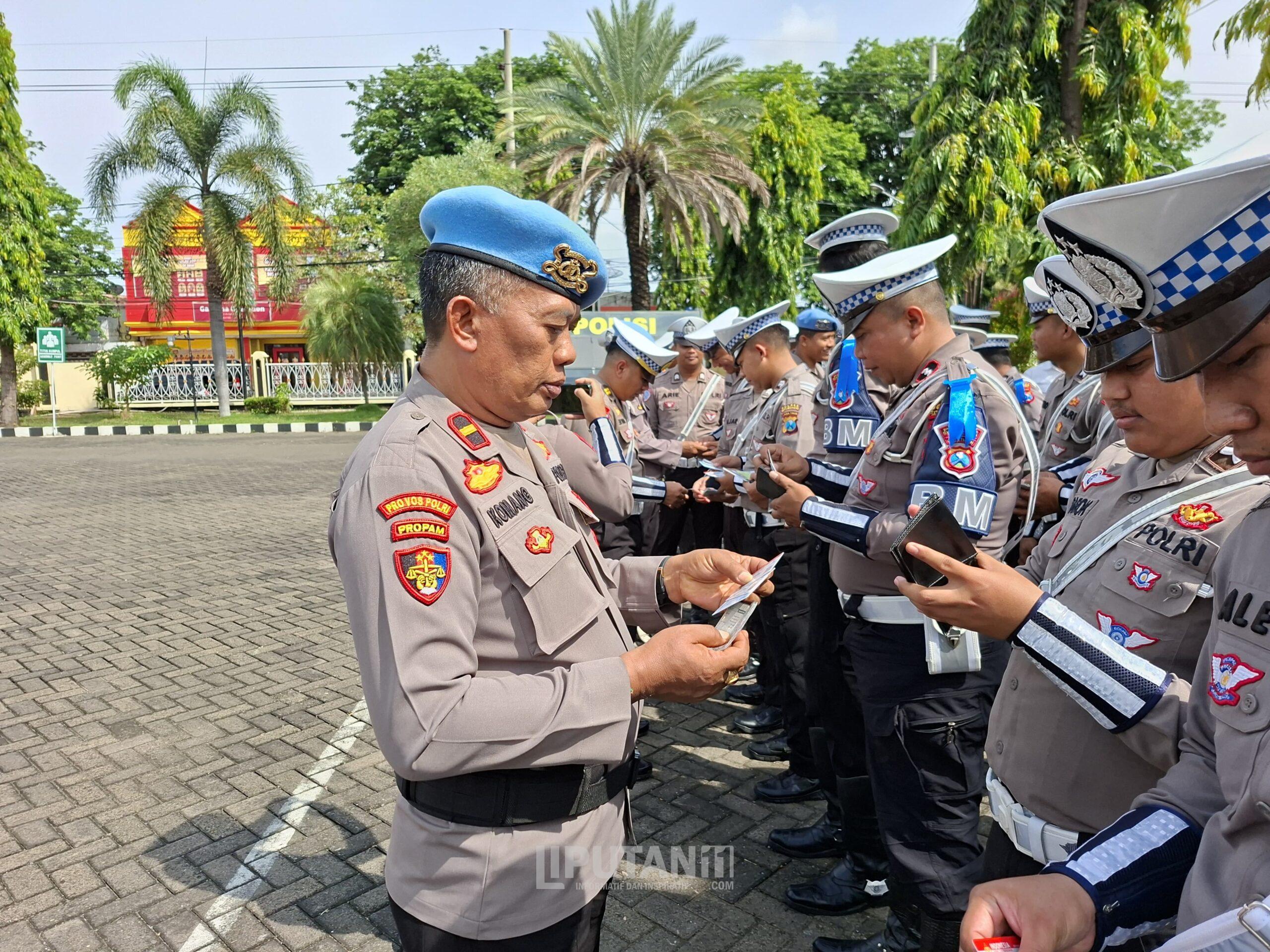 Operasi Zebra Dimulai, Polisi di Situbondo Ikut Diperiksa Kelengkapan dan Surat Kendaraannya 1 IMG 20251117 WA0198 scaled