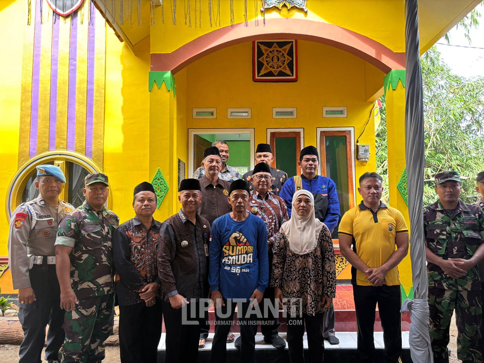 Bupati Drs. Rijanto Resmikan Rumah Layak Huni Bersama Pemuda Shiddiqiyyah, Peringati Hari Sumpah Pemuda dan Lahirnya Lagu Indonesia Raya di Sutojayan Blitar 1 af4e5535 613b 422b aec2 f33fc269c6bf