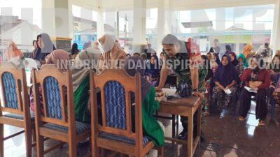 Sumringah, 296 KPM di Desa Tanggulwelahan Terima Bansos Beras Dan Migor 1000774160