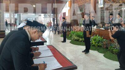 Di Penghujung Tahun, Bupati Tulungagung Lantik 141 Pejabat Administrator dan Pengawas 1000774659