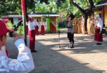 Bu Bhabin Polsek Panarukan Edukasi Anak-Anak Disiplin dan Cinta Indonesia