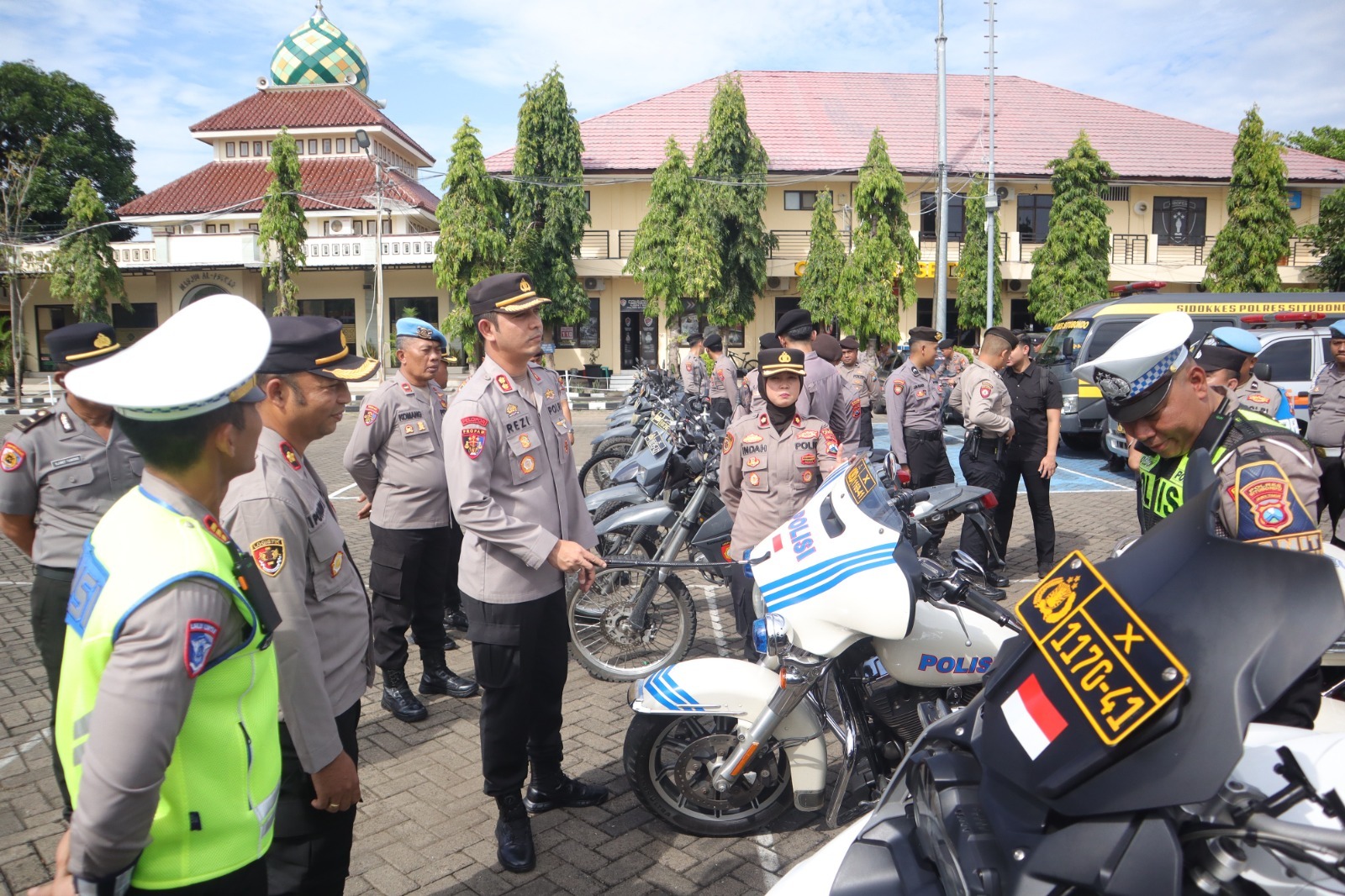 Polres Situbondo Cek Kendaraan Dinas, Pastikan Pelayanan Maksimal Jelang Pengamanan Nataru 2 IMG 20251210 WA0005