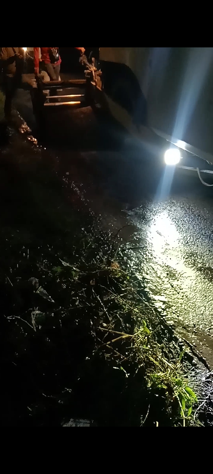 Rp 372 Juta Terbuang Sia-Sia,Pengerjaan Jalan Hotmix Kilensari-Kendit,Warga Khawatir Dan Mendesak Dinas PUPP Bertindak Tegas 2 IMG 20251211 WA0065