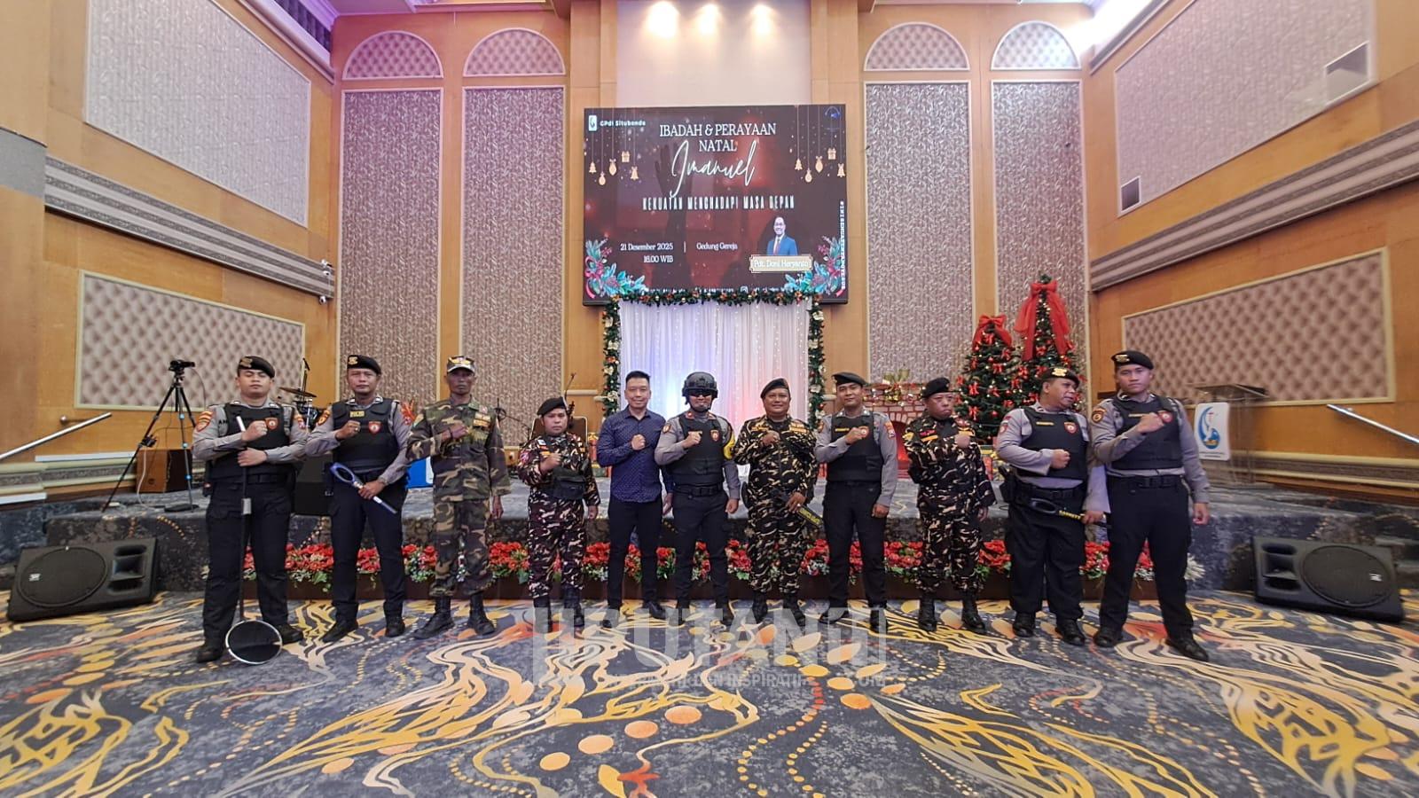 Polres Situbondo Jawa Timur Gandeng Ormas Islam Laksanakan Pengamanan Ibadah Natal, Wujud Toleransi Beragama 1 IMG 20251221 WA0067