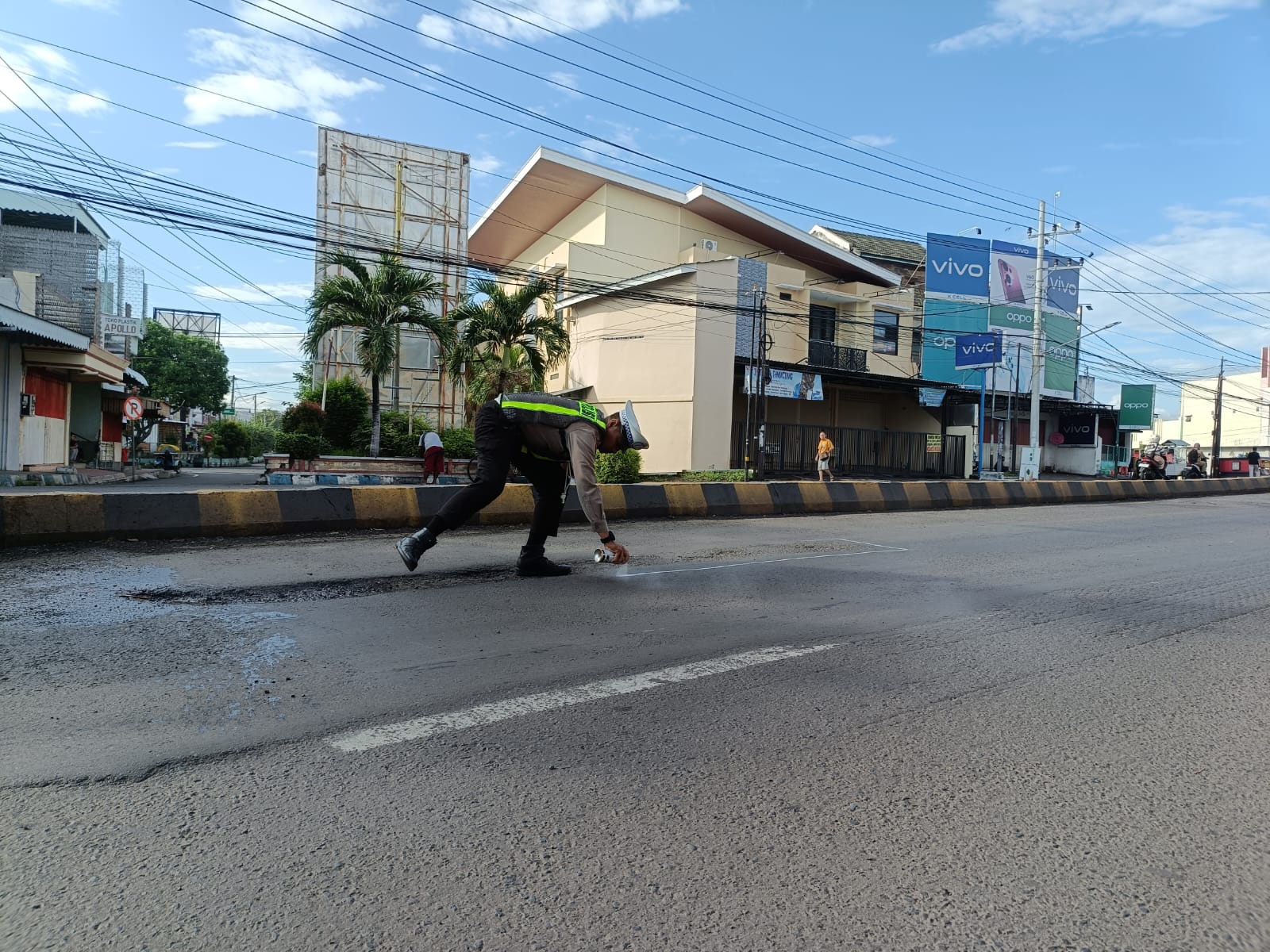 Satlantas Situbondo Proaktif Tanggapi Jalan Rusak, Prioritaskan Keselamatan 3 IMG 20251222 WA0006