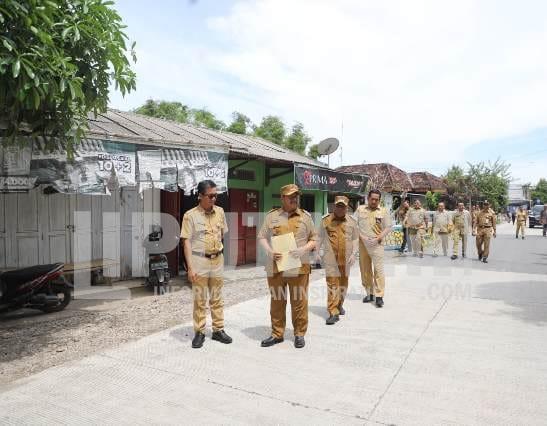 Bupati Warsubi Tinjau Hasil Pembangunan Jalan 2025 di Plandaan dan Kabuh 1 IMG 20260106 WA0045