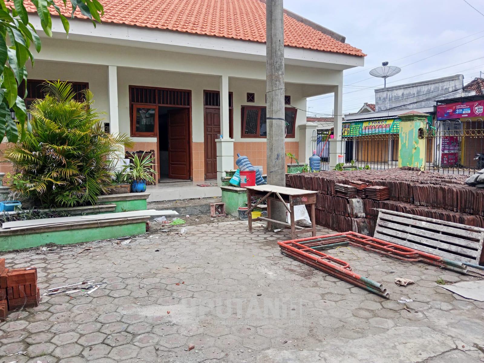 Respons Dinas Pendidikan Dinilai Lamban, Revitalisasi SDN Ngumpul Dipaksakan Selesai 1 IMG 20260112 WA0006