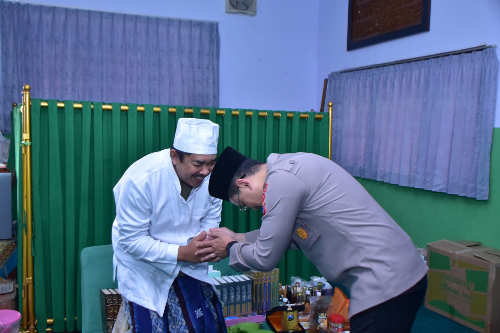 Kapolres Situbondo Silaturahmi Ke Kyai Kholil Pengasuh Pondok Wali songgo,Dan Mohon Doa Restu Jaga Kamtibmas 4 IMG 20260115 WA0020