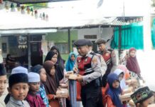 Samapta Polres Situbondo Tebar Kepedulian untuk Santri di Ponpes Nurur Rahman