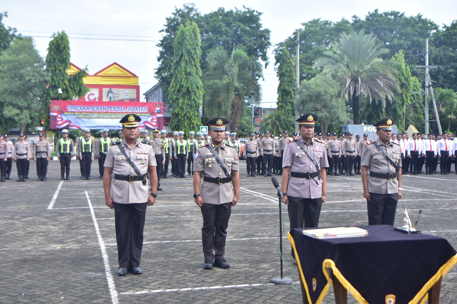Pimpin Sertijab, Kapolres Situbondo Minta Wakapolres dan Kapolsek Baru Segera Beradaptasi 3 IMG 20260119 WA0018