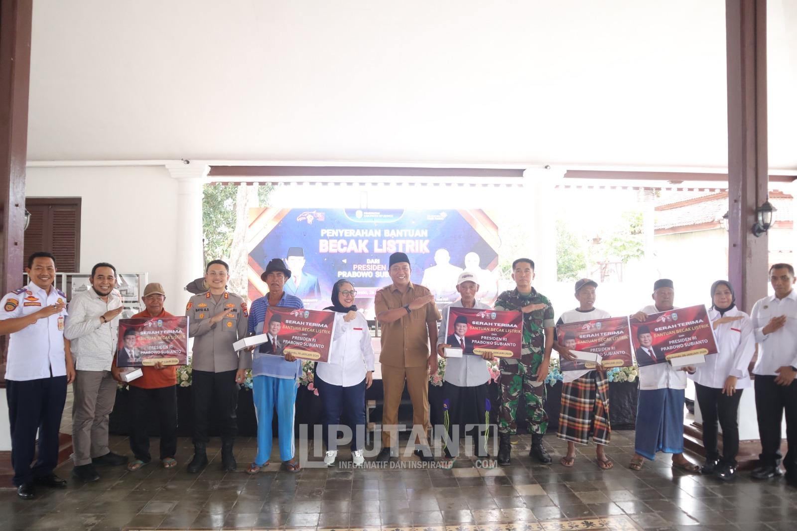 Ratusan Abang Becak Terima Bantuan Becak Listrik dari Presiden Prabowo, Kapolres Situbondo Ingatkan Tertib Lalu Lintas untuk Keselamatan 1 IMG 20260126 WA0089