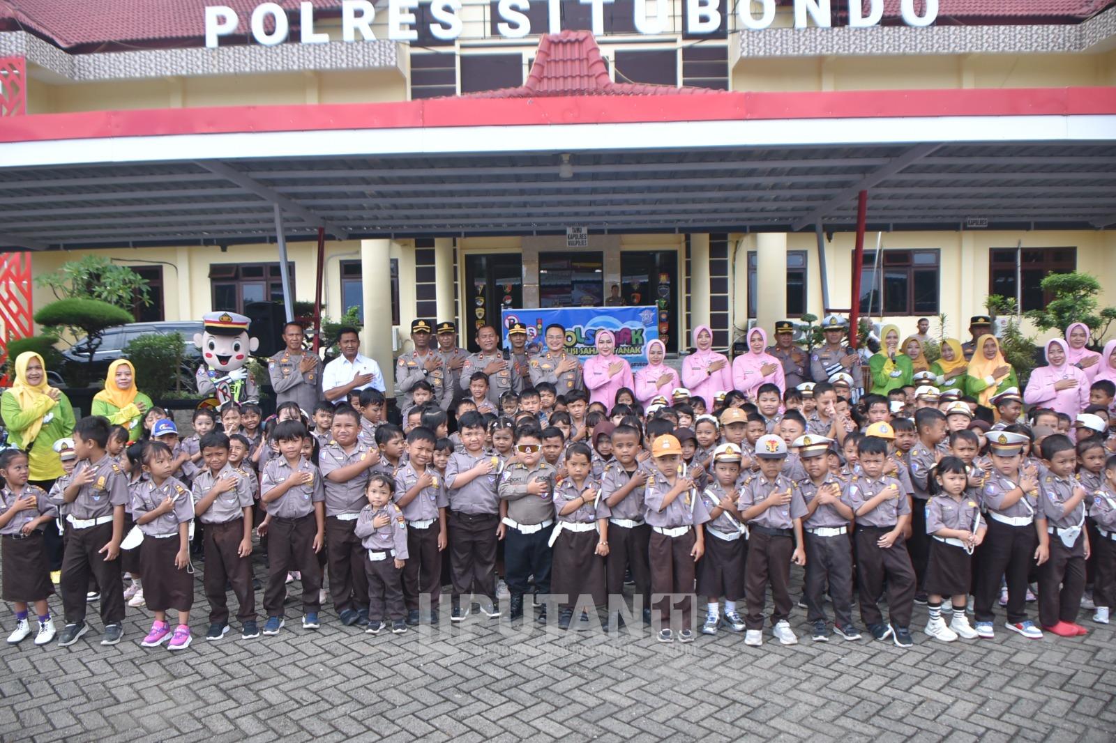 Keceriaan di Mapolres Situbondo: Puluhan Anak TK Bhayangkari Belajar Tertib Lalu Lintas Bersama Kapolres 1 polisianak 2
