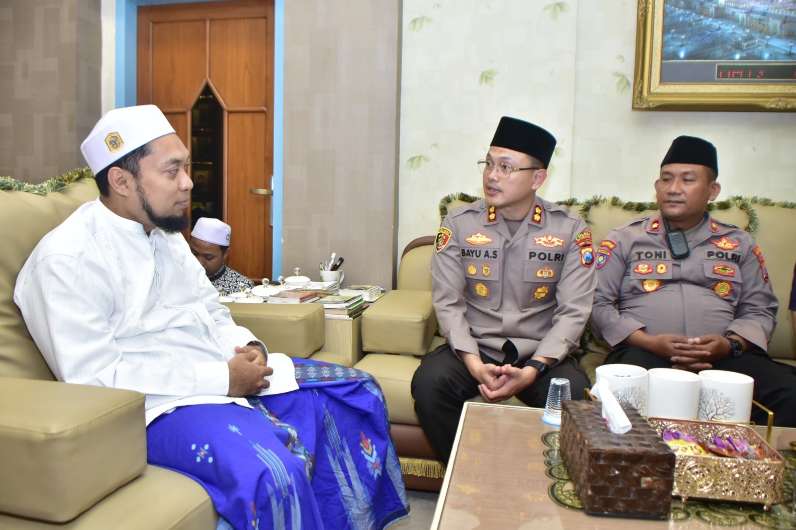 Kapolres Bersilaturahmi,Jaga Kamtibnas Dengan Dukungan Ulama Dan Ziarah Ke Makam Pahlawan 4 silaturahmikiai 1