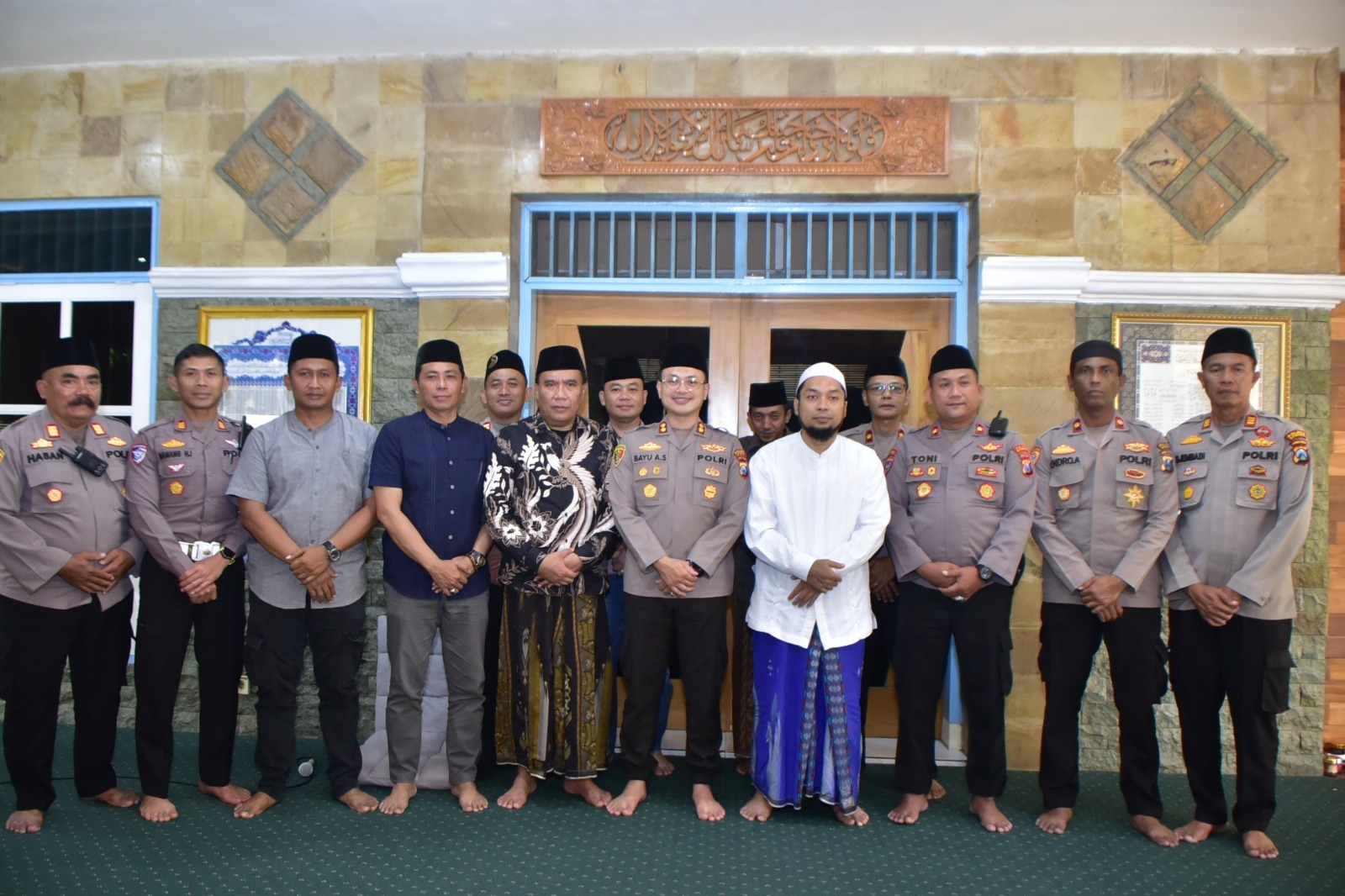 Kapolres Bersilaturahmi,Jaga Kamtibnas Dengan Dukungan Ulama Dan Ziarah Ke Makam Pahlawan 3 silaturahmikiai 5