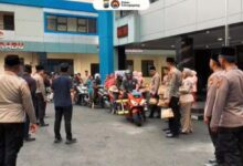 Polres Tulungagung Berbagi Takjil, Tebar Berkah di Bulan Ramadhan 5 1000899622