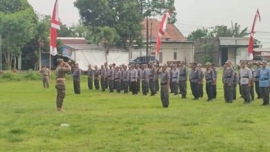 Satpol PP Jombang Gelar Latihan Dasar Satlinmas 2026, Perkuat Disiplin dan Kesiapsiagaan Desa 3 IMG 20260210 WA0013