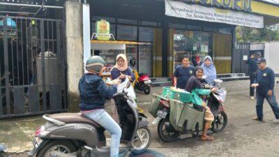 Jumat Berkah, Alumni SMP 1 Tulungagung Tebar Kebaikan Berbagi Nasi Kotak IMG 20260213 WA0044