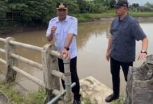 Sidak Jembatan Junjung, Bupati Gatut Sunu Pastikan Dinas PUPR Pengadaan Mulai Maret 2026 9 IMG 20260215 WA0256