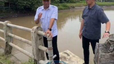 Sidak Jembatan Junjung, Bupati Gatut Sunu Pastikan Dinas PUPR Pengadaan Mulai Maret 2026 IMG 20260215 WA0256