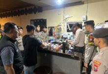 Razia Gabungan Sasar Warkop di Tulungagung, Polisi Amankan Puluhan Botol Miras 2 IMG 20260223 WA0031