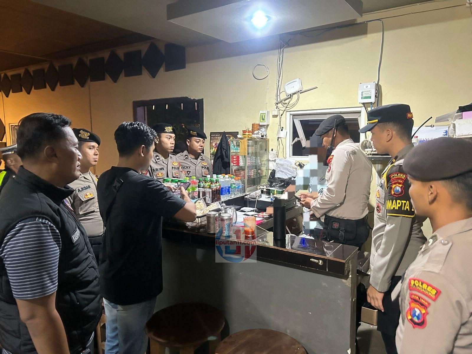 Razia Gabungan Sasar Warkop di Tulungagung, Polisi Amankan Puluhan Botol Miras IMG 20260223 WA0031