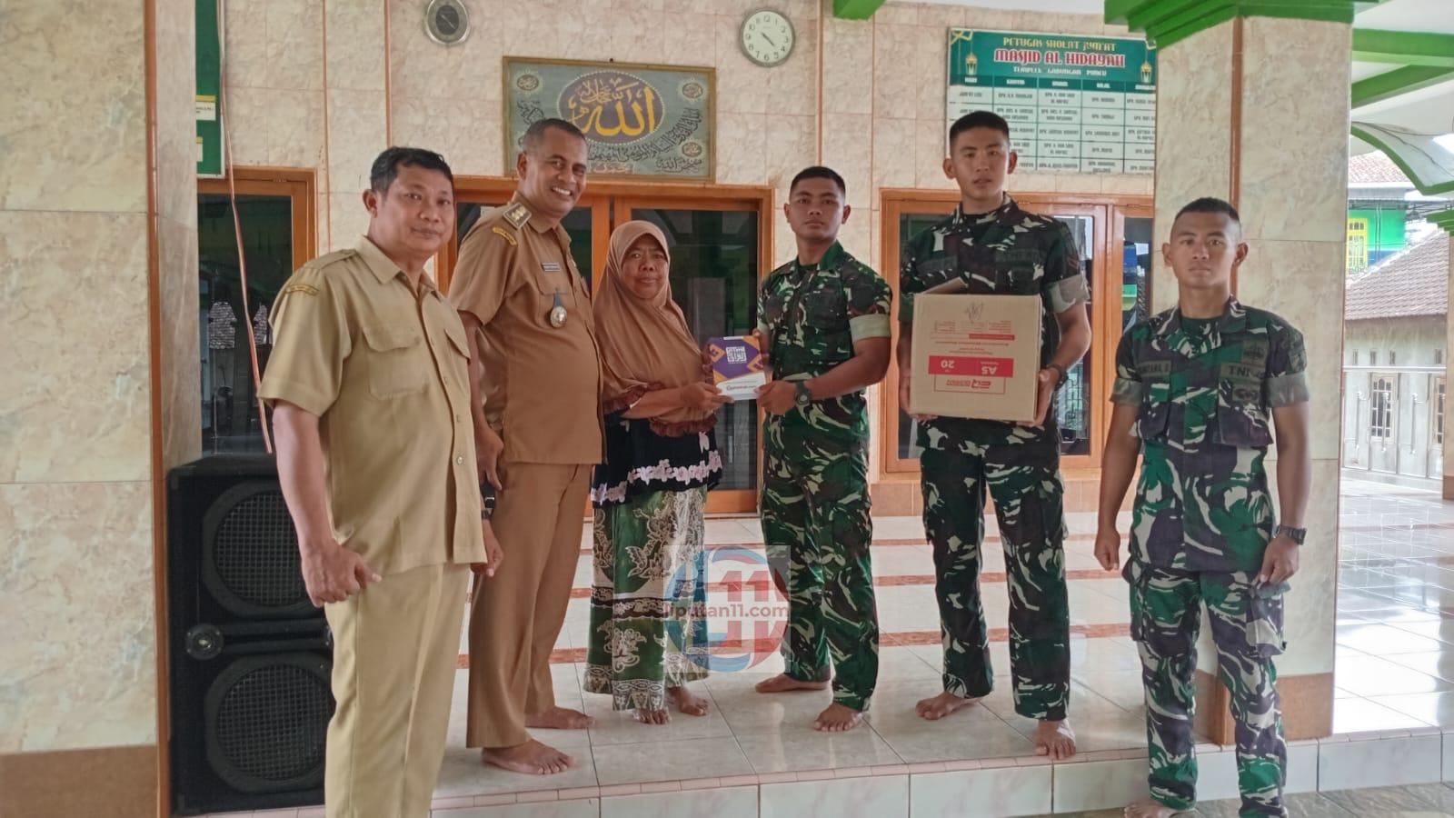 Momentum Ramadhan, Satgas TMMD ke-127 Bagikan Al Quran ke 13 Rumah Ibadah di Desa Gadungan IMG 20260303 WA0000