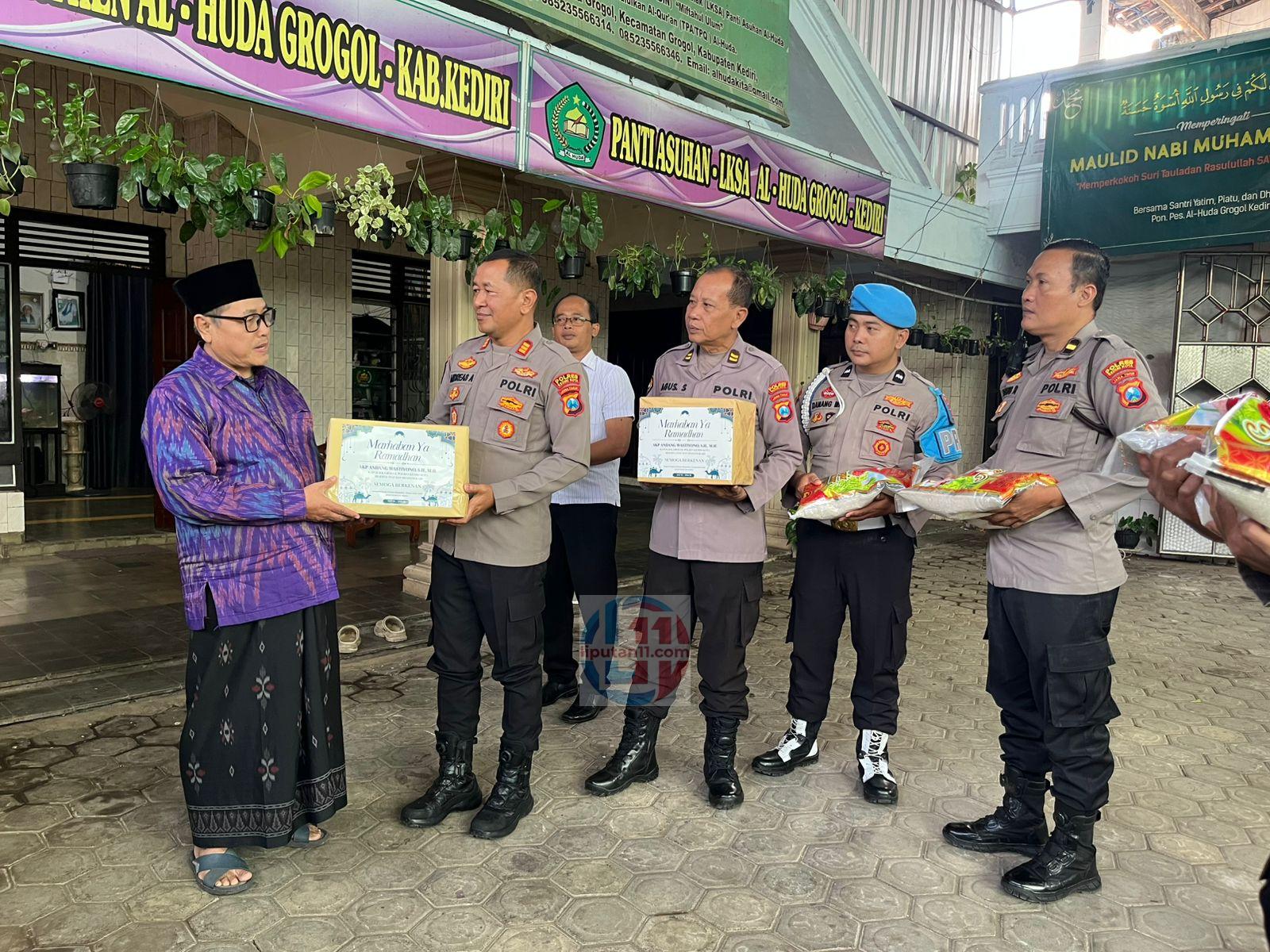 Kapolsek Grogol AKP Andang Wastiyono, SH, MH Peduli Sesama, Berbagi Kebahagiaan dengan Anak Yatim Piatu IMG 20260307 WA0186