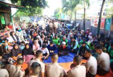 Taruna Akpol Gelar Penyuluhan Mudik Aman dan Sosialisasi Layanan 110 di Daan Mogot 5 IMG 20260320 WA0037