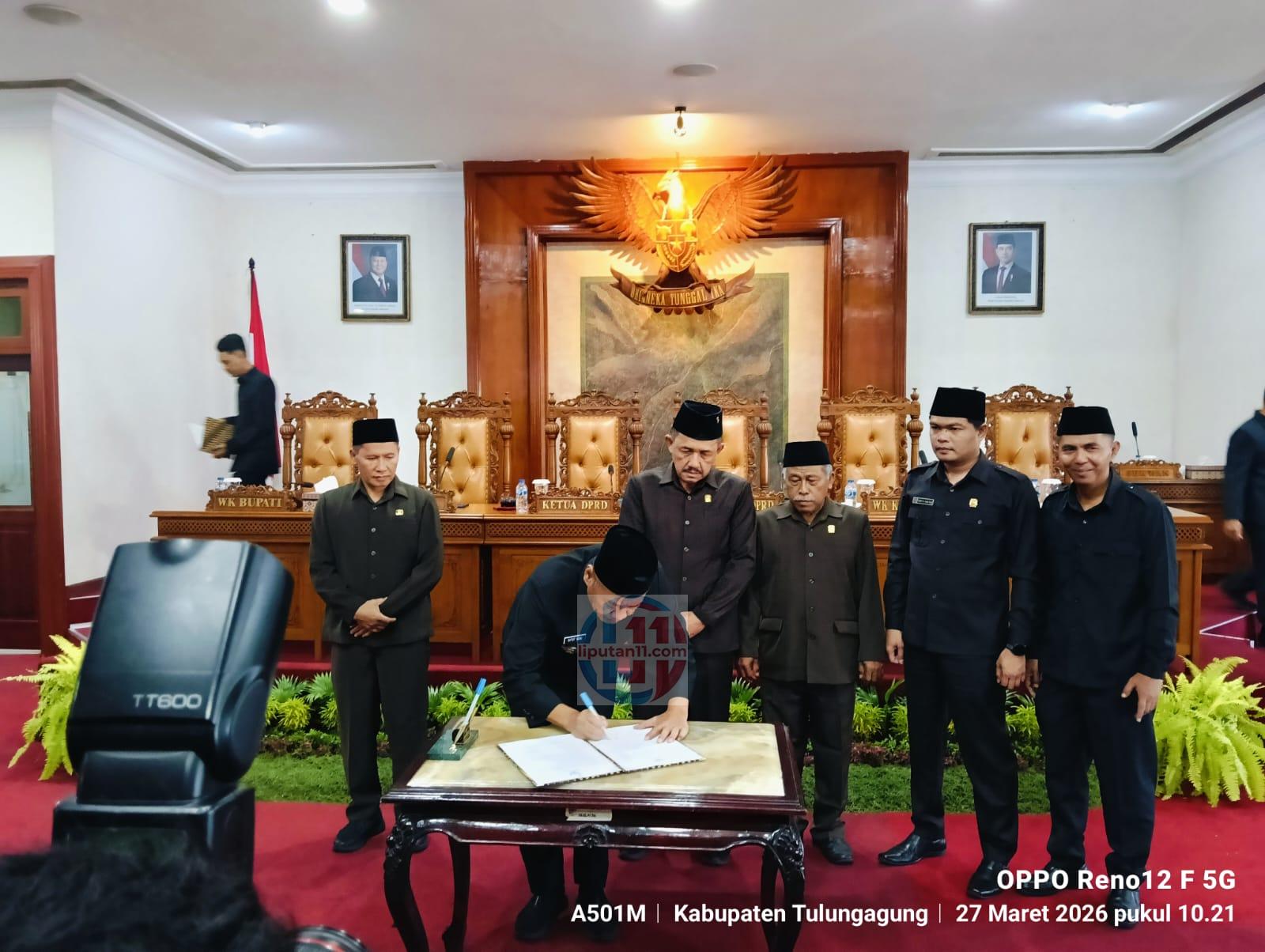 Rapat Paripurna DPRD Tulungagung, Bupati Gatut Sunu Sampaikan LKPJ Tahun Anggaran 2025 1 IMG 20260328 WA0064