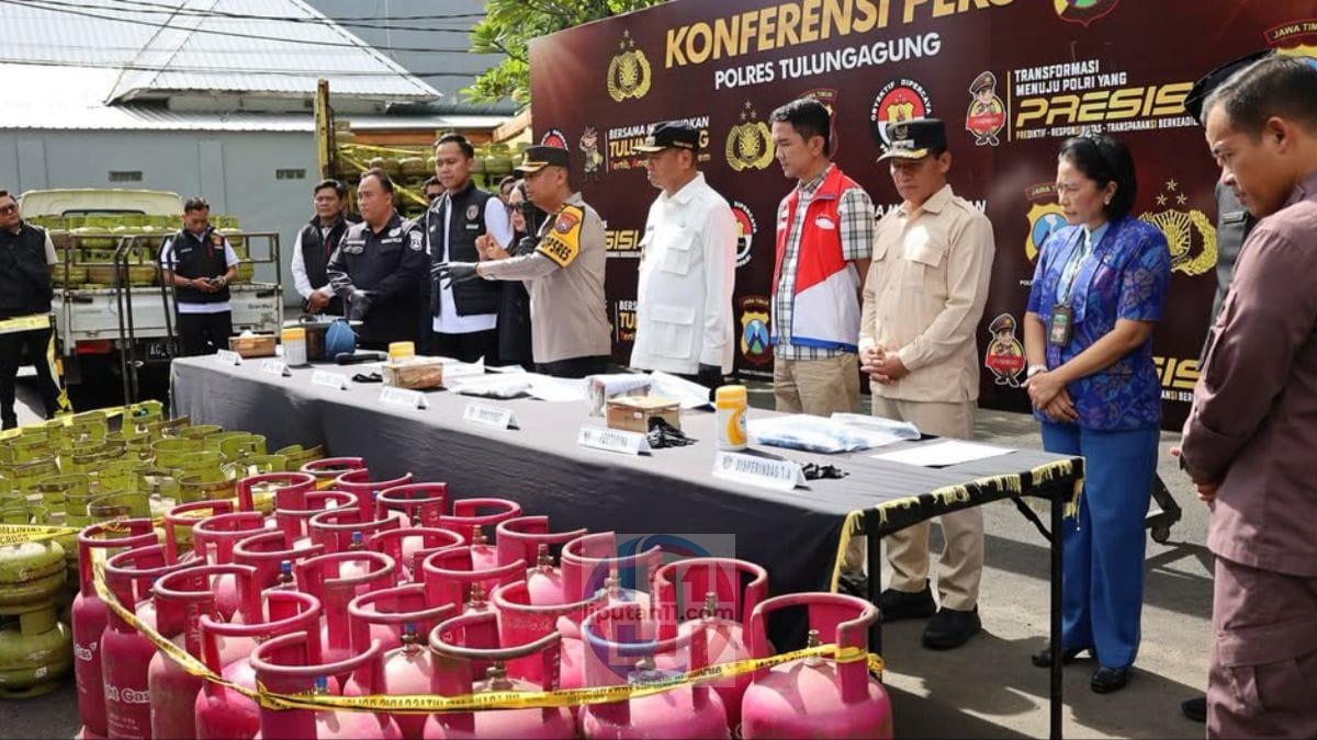 Polisi Ungkap Praktik Ilegal Suntik LPG 3 Kg Subsidi, Diduga Penyebab Kelangkaan Gas di Tulungagung WhatsApp Image 2026 03 13 at 00.24.24
