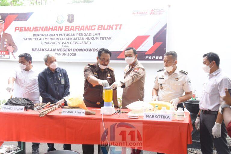 Sinergi Tiga Pilar Penegak Hukum, Polres Bondowoso Bersama Kejari Gelar Pemusnahan Barang Bukti Inkrah IMG 20260408 WA0134