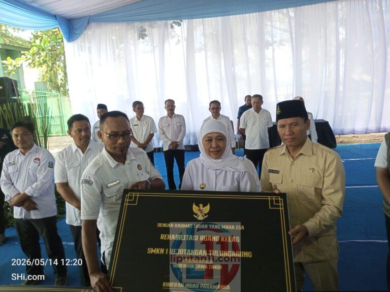 Dorong Mutu Pendidikan, Khofifah Resmikan Ruang Kelas SMKN 1 Rejotangan IMG 20260517 WA0026