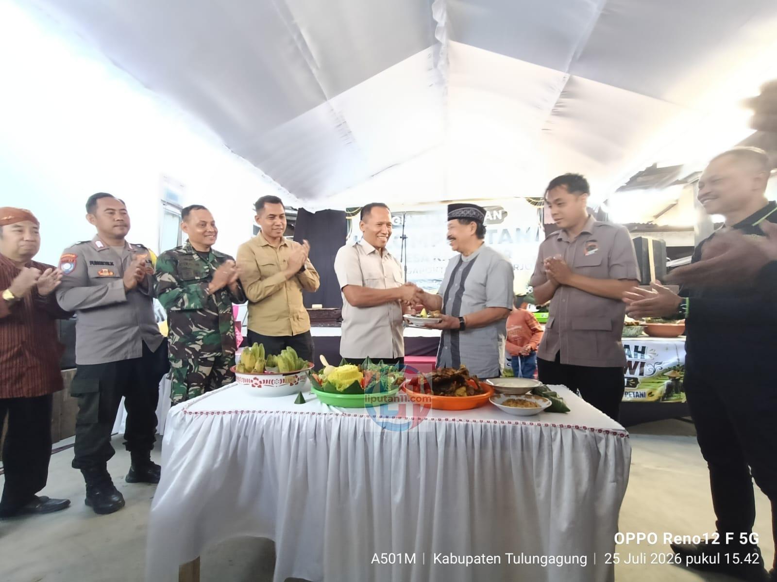 Tradisi Petik Padi di Desa Kalidawir, Plt Bupati Tulungagung Siap Dukung Program Swasembada dan Ketahanan Pangan Nasional 1 IMG 20260726 WA0027