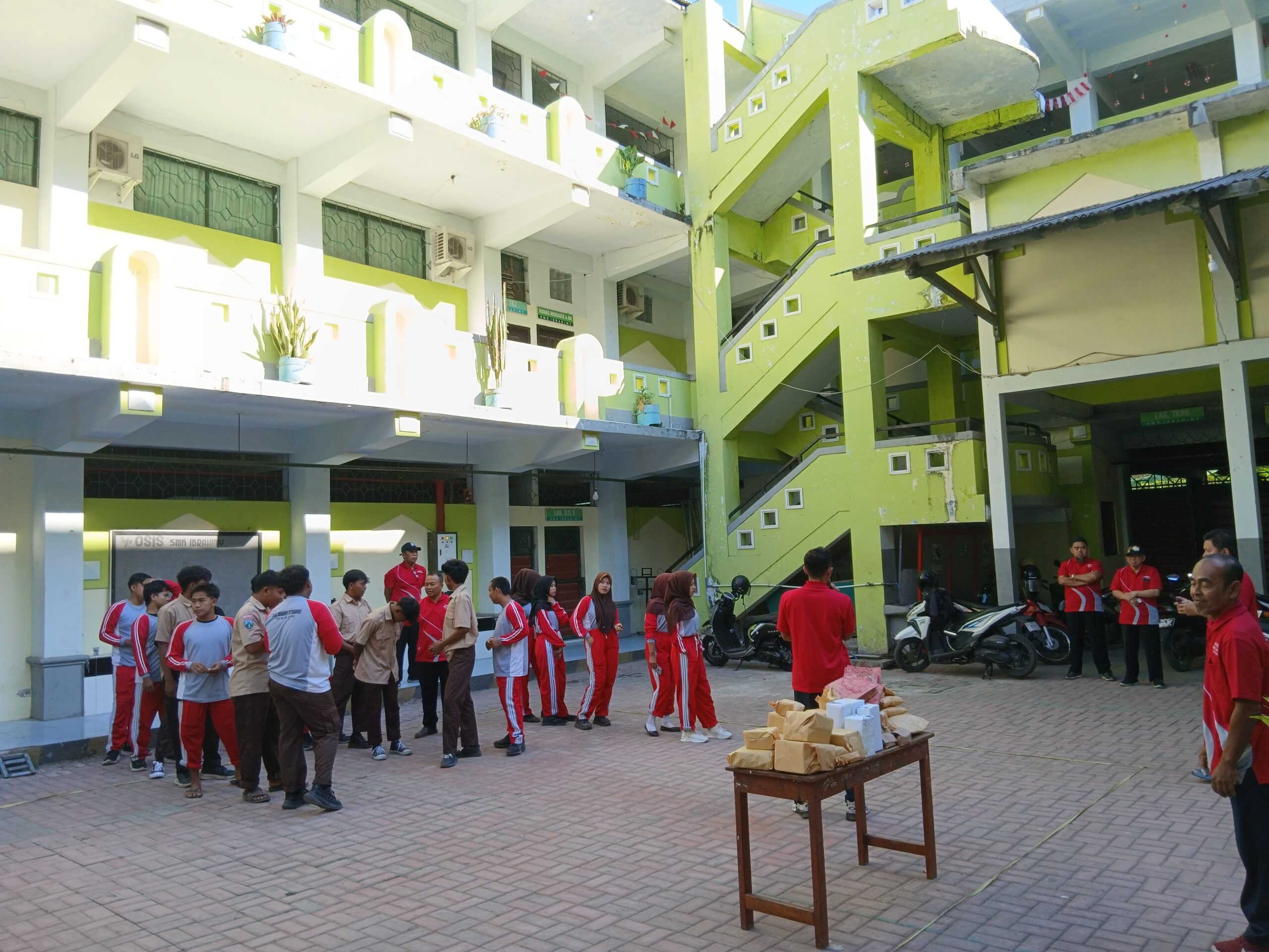 (*SMKS Ibrahimy Situbondo Semarakkan "Sehat Bersama, Hebat Bersama" Melalui Jalan Sehat*) 1 IMG 20260828 WA0053 scaled