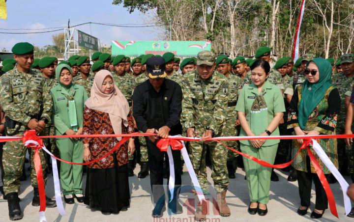 Plt Bupati Tulungagung Resmikan Jalan Rabat Beton Karya Bhakti TNI di Desa Manding IMG 20261003 WA0131